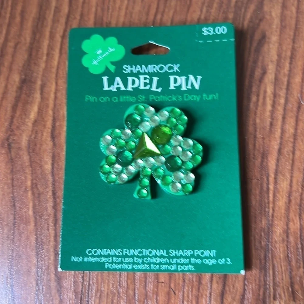 Hallmark St. Patrick’s Lapel Day Pins Snoopy & Shamrock Vintage New on Card